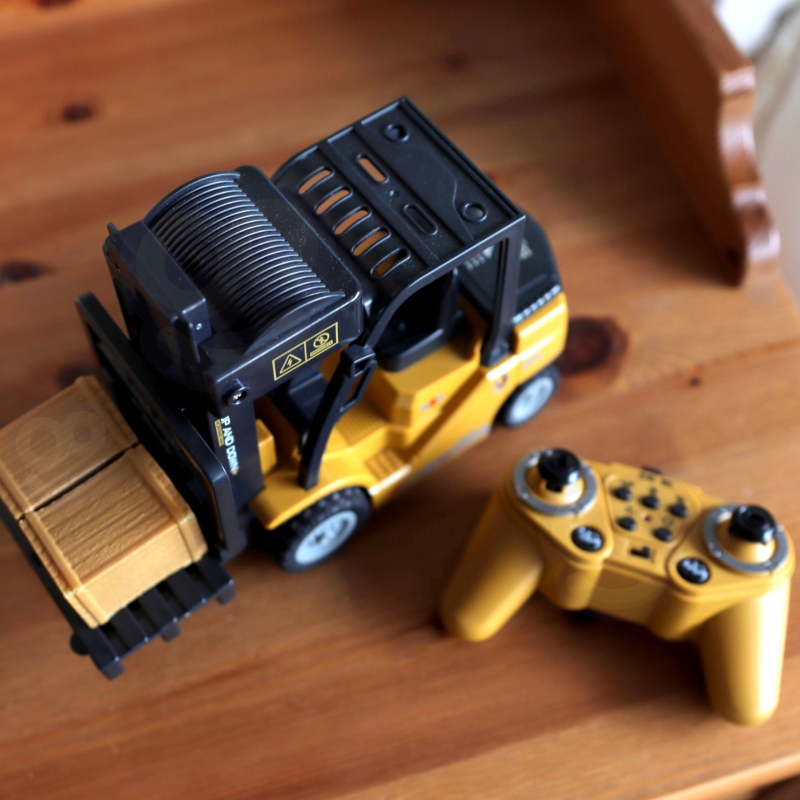 WOOPIE Zdalnie Sterowany Wózek Widłowy 2w1 Dźwig RC - Skala 1:24 - obrazek 4