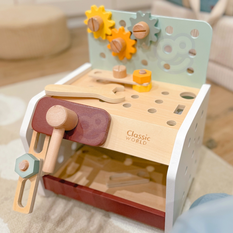 CLASSIC WORLD Drewniany Warsztat Małego Majsterkowicza z Narzędziami - obrazek 6