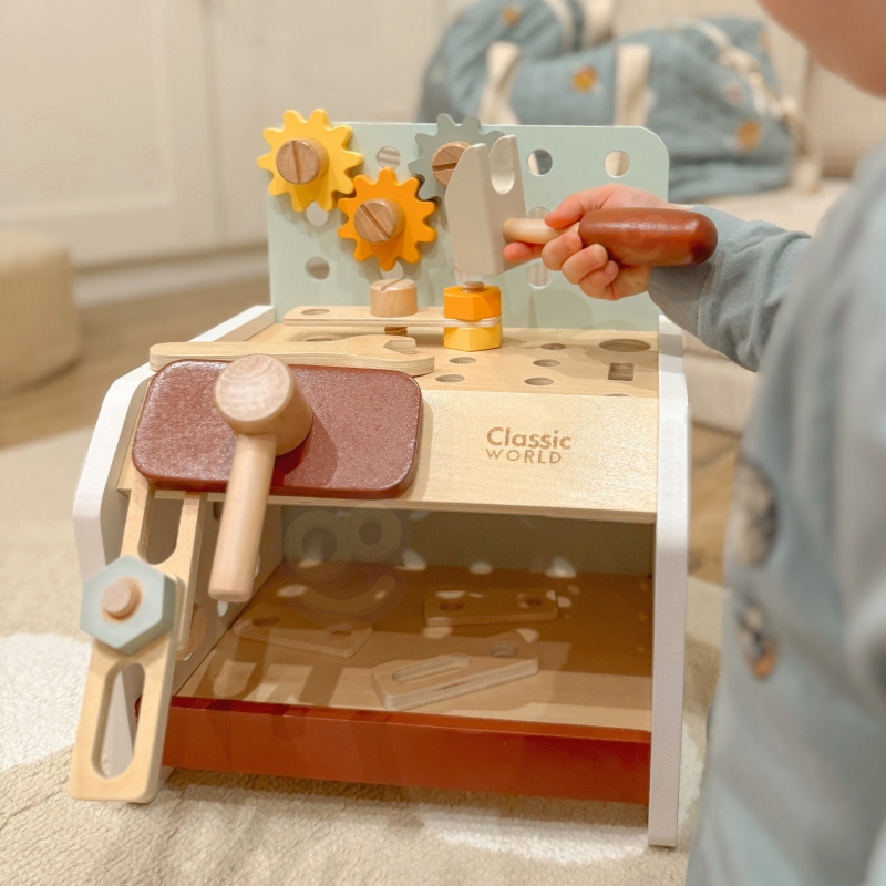 CLASSIC WORLD Drewniany Warsztat Małego Majsterkowicza z Narzędziami - obrazek 9