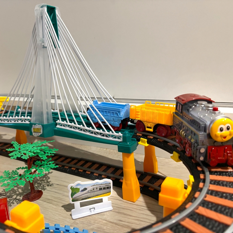 WOOPIE Kolejka Elektryczna 2w1 Tor Wyścigowy Pociąg Wiadukt Auto XXL 192 el. - obrazek 3