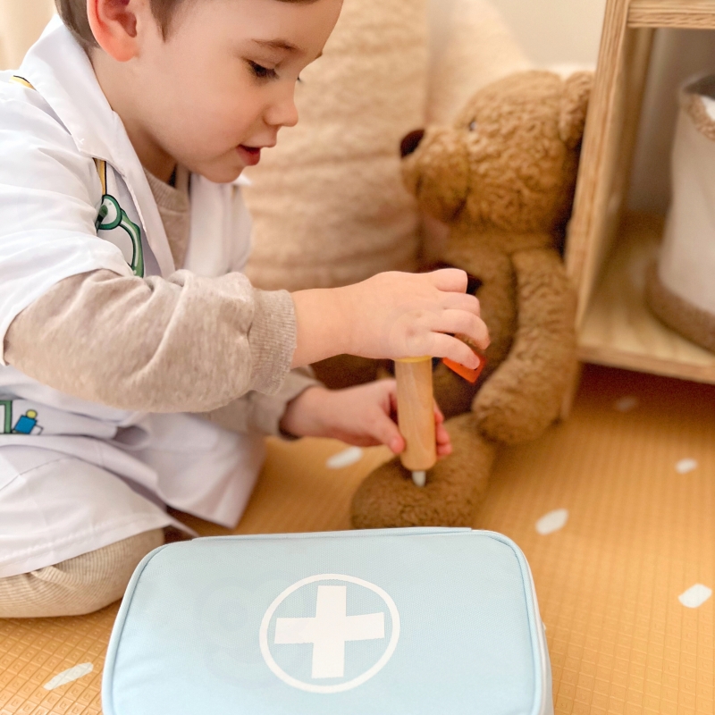 TOOKY TOY Drewniany Zestaw Małego Lekarza Doktora w Walizce z Akcesoriami - obrazek 3