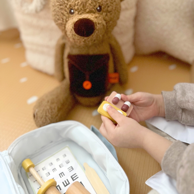 TOOKY TOY Drewniany Zestaw Małego Lekarza Doktora w Walizce z Akcesoriami - obrazek 5