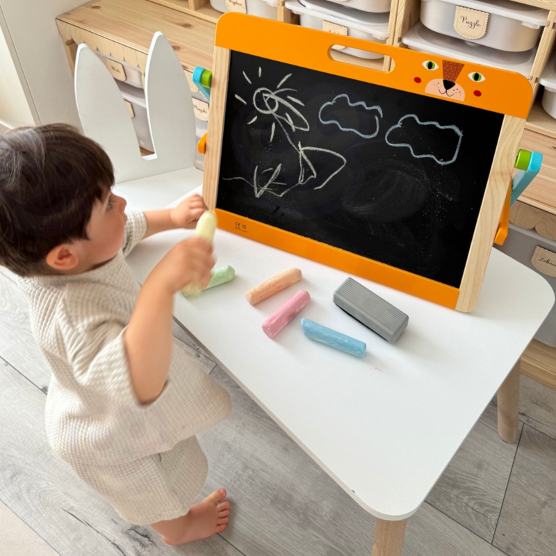 TOOKY TOY Tablica Edukacyjna 2w1 Magnetyczna Kredowa dla Dzieci Magnesy Gąbka 6 el. - obrazek 4