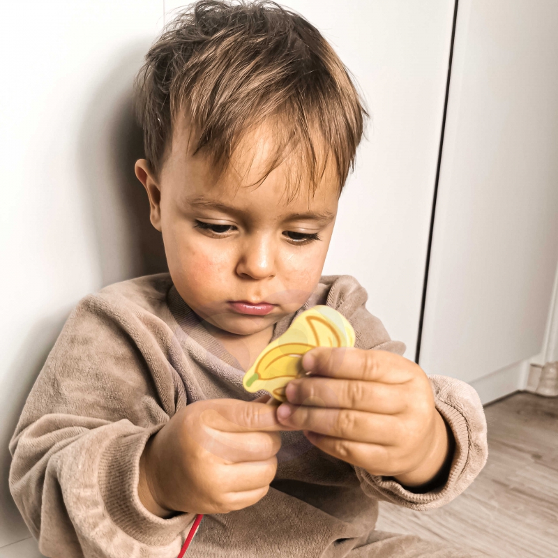 CLASSIC WORLD Drewniane Klocki do Nawlekania Owoce 13 el. - obrazek 4