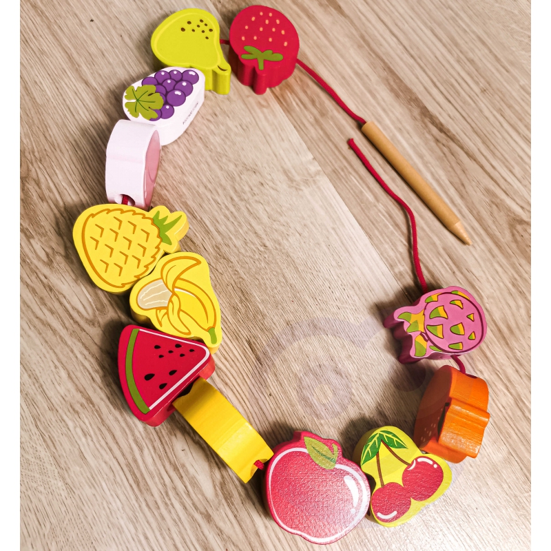 CLASSIC WORLD Drewniane Klocki do Nawlekania Owoce 13 el. - obrazek 10