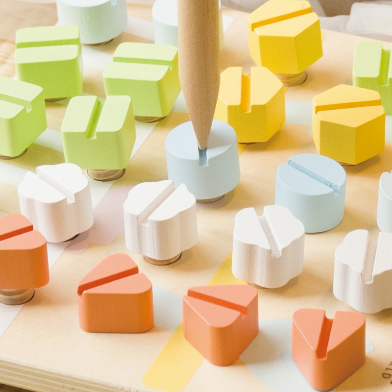 CLASSIC WORLD Wooden Manipulative Board Logic Puzzle - obrazek 7