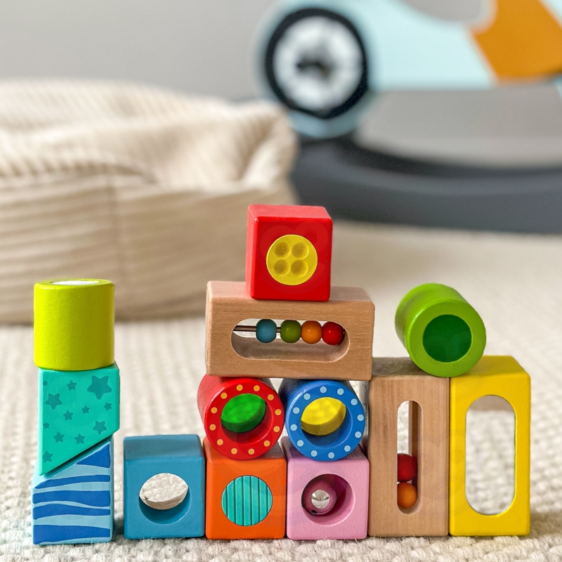 TOOKY TOY Drewniane Pudełko Klocki Sensoryczne Układanka Multifunkcyjna Kształty Dźwięk Dotyk 12 el. - obrazek 3