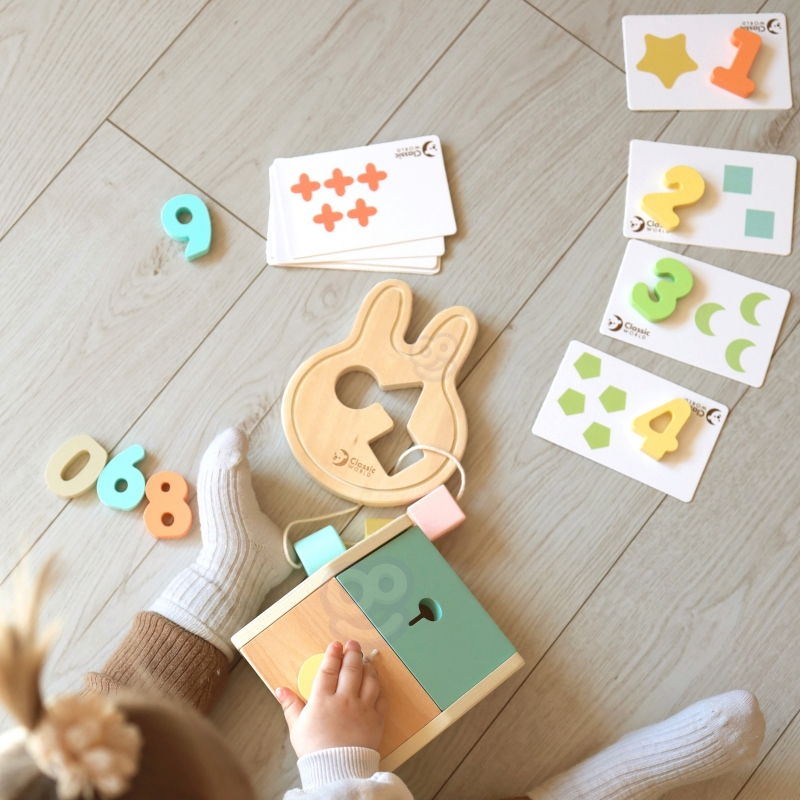 CLASSIC WORLD Pastelowy Zestaw dla Niemowląt Box Pierwsze Zabawki do Nauki od 12 do 18 miesiąca - obrazek 7