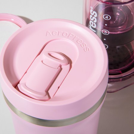 AeroPress Go Plus - Zaparzacz do kawy z kubkiem termicznym różowy - obrazek 7