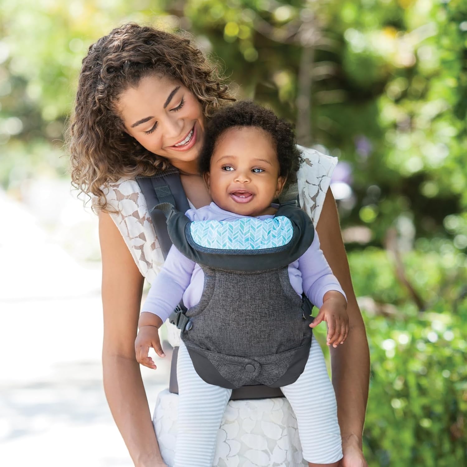 Infantino Flip Advanced 4-in-1 Carrier with Bib - obrazek 3