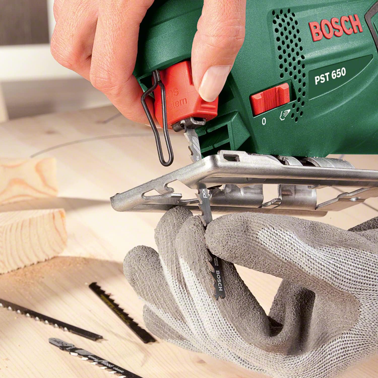 Bosch Home and Garden Wyrzynarka PST 650 (500 W, głębokość cięcia w stali/drewnie 4 mm / 65 mm, walizka) - obrazek 4