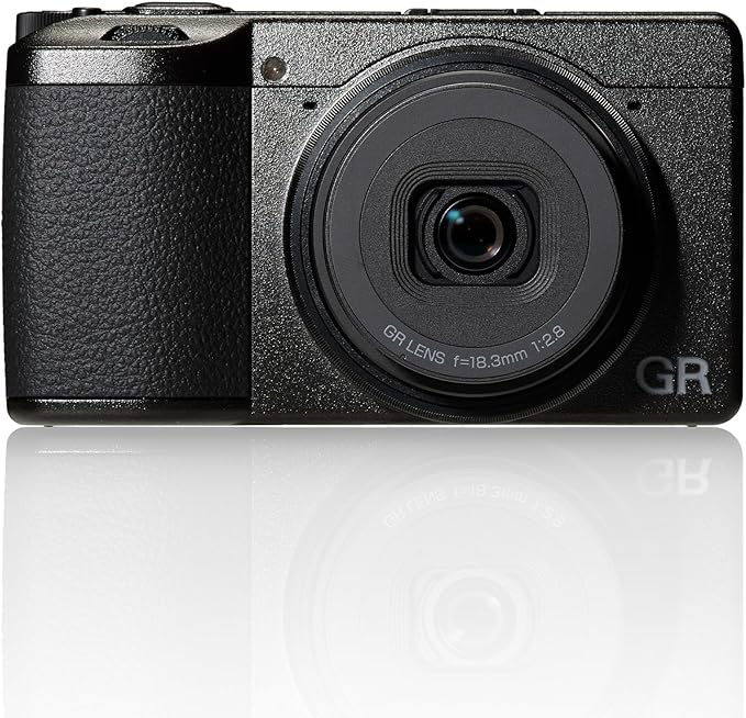 Ricoh GR IV Premium Kompaktowy aparat cyfrowy [Ogniskowa 28 mm] [Matryca CMOS o rozdzielczości 25,7 MP i rozmiarze APS-C] [Szybki start ~ 0,6 s] [Szybki autofokus] [ISO 204800] [Najlepszy aparat do zd