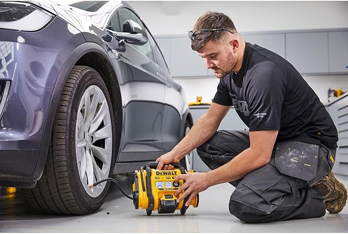 DEWALT Profesjonalny Inflador aire xr 18v i 12v coche - obrazek 2