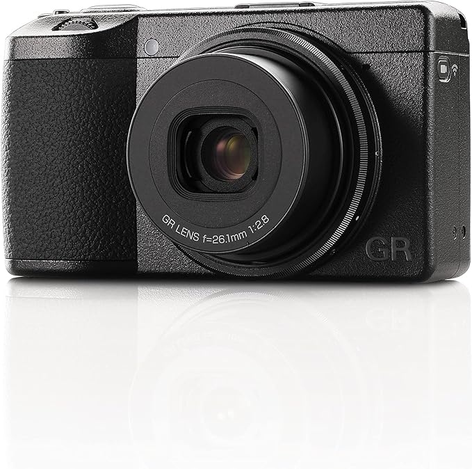Ricoh Aparat cyfrowy GR IIIx [ogniskowa 40 mm] [Wyposażony w duży czujnik CMOS o rozmiarze 24,2 m APS-C ] [Najlepsza kamera z migawką] [Szybkie uruchamianie w około 0,8 sekundy] [Hybrydowy AF]