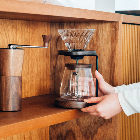 Hario - Drip stand Walnut - stojak do dripera - obrazek 2
