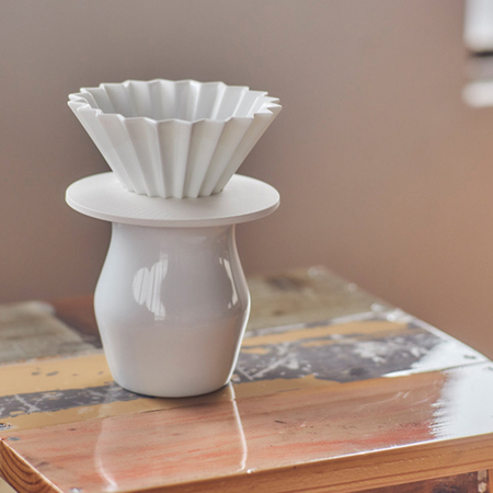 ORIGAMI - Podstawka pod dripper z tworzywa sztucznego i żywicy biała ze słojami - obrazek 5