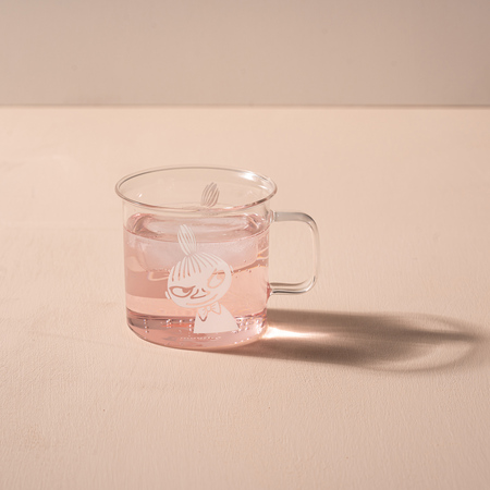 Moomin kubek szklany Mała mi biały nadruk 350 ml transparentny + kartonik - obrazek 5